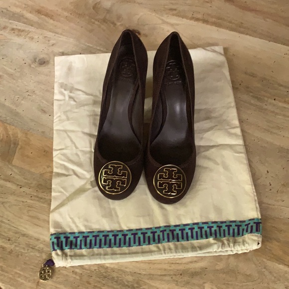 TORY BURCH Suede Logo Embellished “Meddie” Pump - Size 8 - Picture 3 of 9
